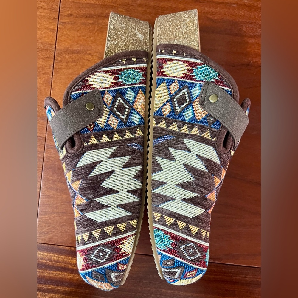 Dirty Laundry Mystify Platform Boho Southwestern Pattern Multicolor Aztec Clogs - Picture 11 of 15